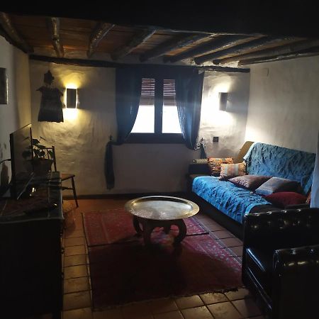 Apartamento Al-Vivaque 米兰达德尔卡斯塔尼亚尔 外观 照片